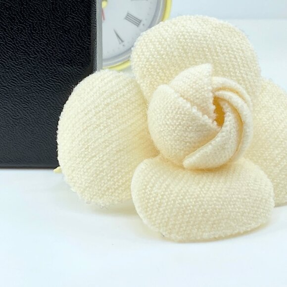 Authentic Chanel Cosage Camellia cloth white cremey ladies brooch 3 1/8" GS172 - Picture 1 of 8